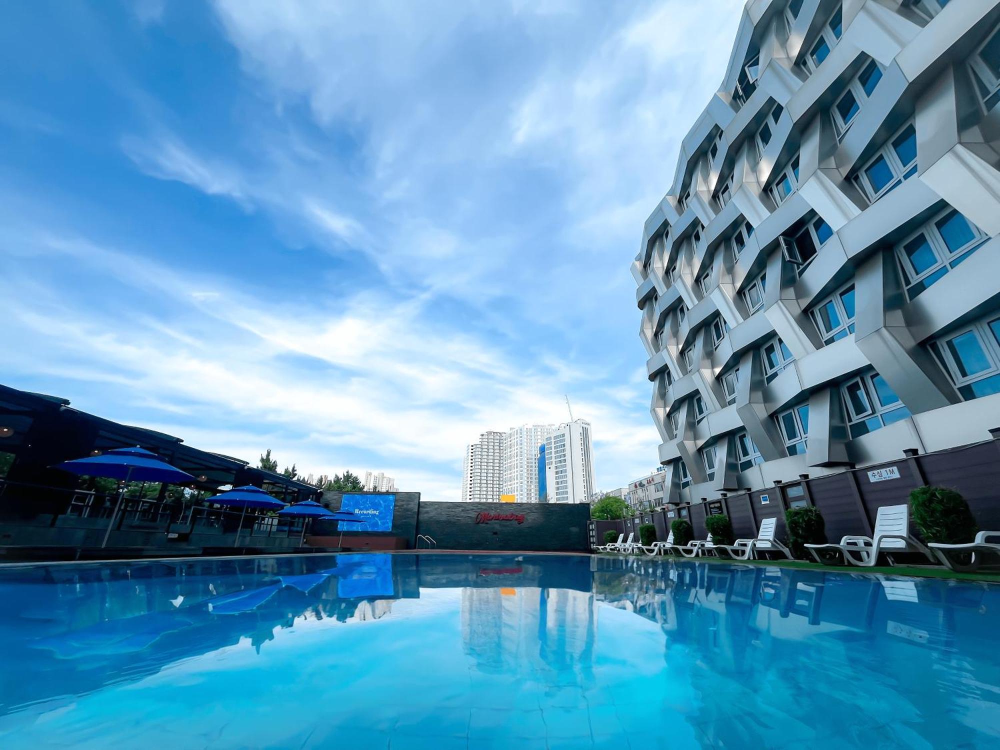 סוקצ'ו Chungchoho Best Hotel מראה חיצוני תמונה